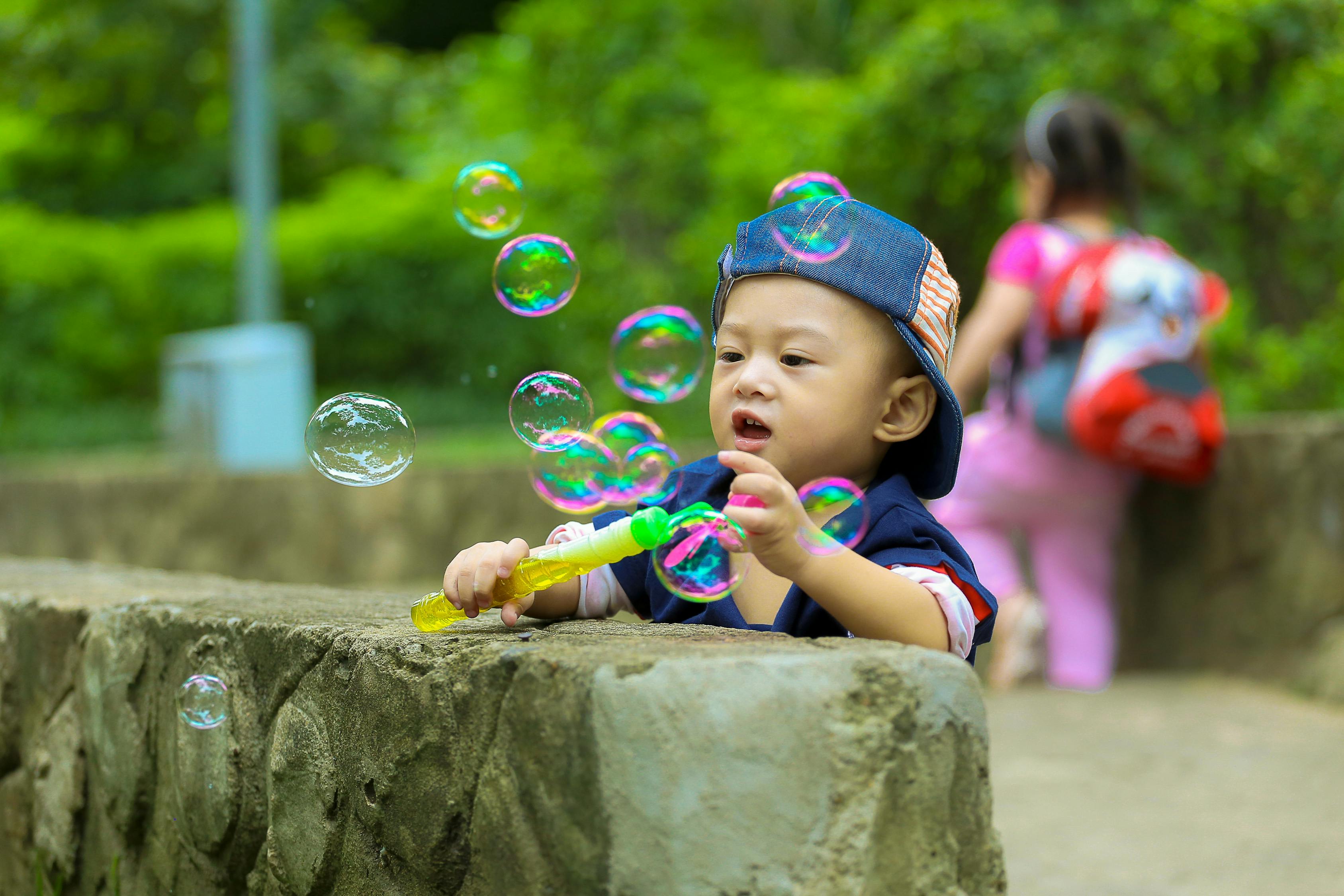 超萌小孕妈供卵生的宝宝搞笑视频（150个搞笑孕妈供卵生的宝宝视频合集）