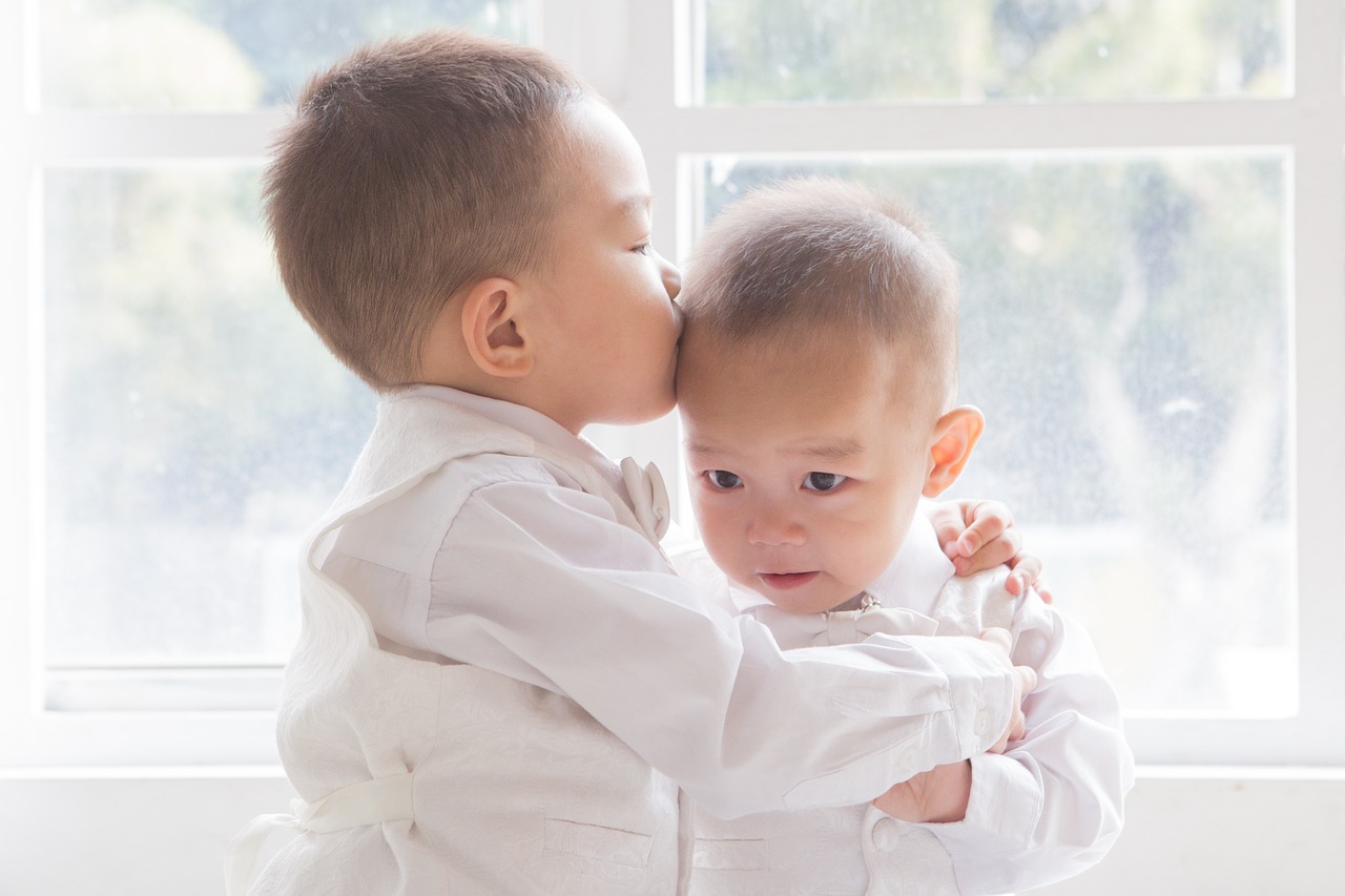 生完孕妈供卵生的宝宝老公不碰我（生完试管代生的孩子之后老公不碰我）