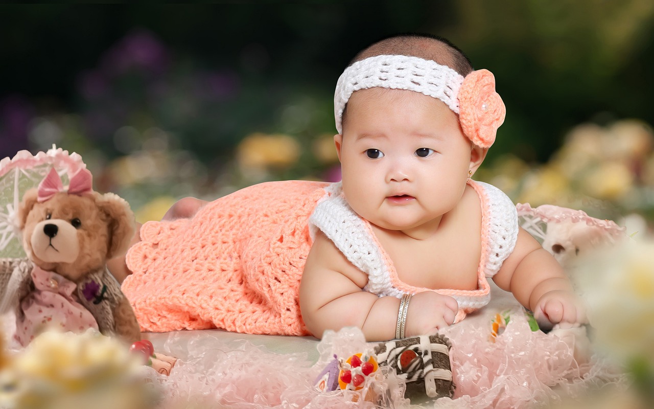 古代皇后生试管代生的孩子的视频（我想看古代皇后生产）